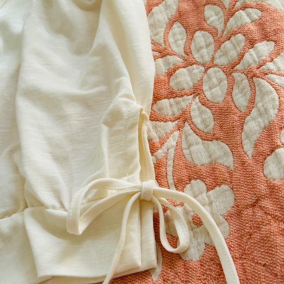 Ann Taylor cream colored top! NWT! Size Large! - Picture 7 of 11